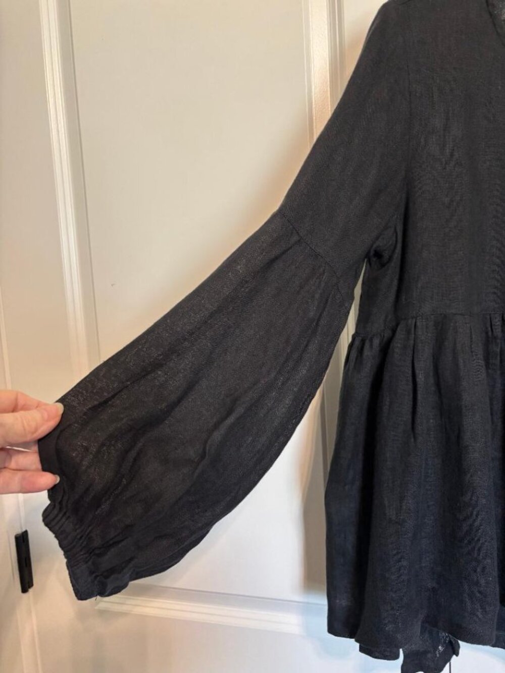 100% Linen Black Blouse - Picture 7 of 7